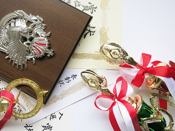 トロフィーなど